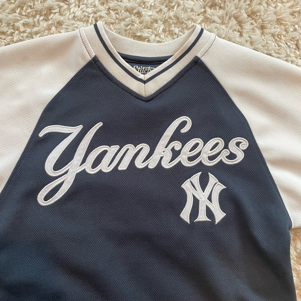 Youth Yankees Jersey - Picture 3 of 6